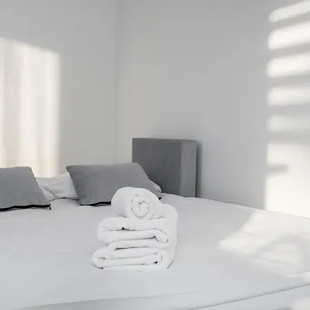 Apartment Zlocien Bright